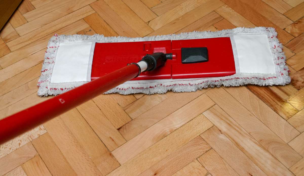 Limpeza de pisos de acordo com o material 1