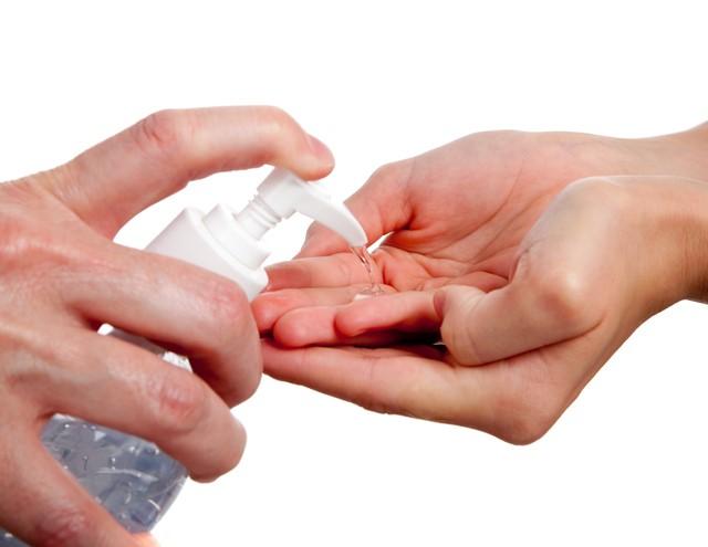 álcool gel para desinfecção de mãos