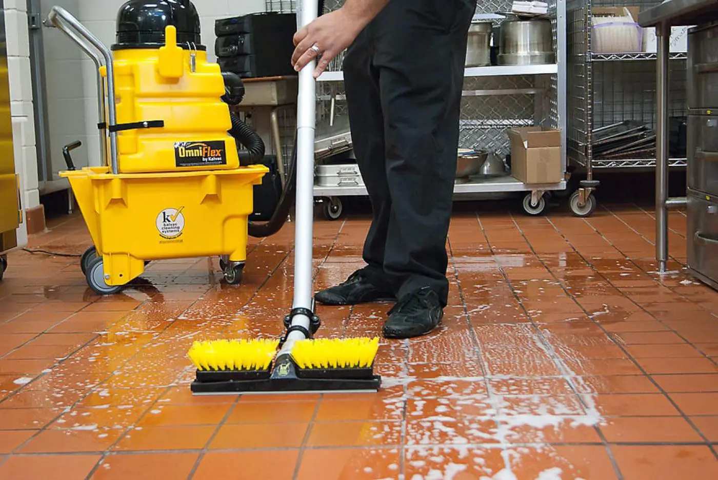 6 melhores práticas de limpeza e manutenção de piso do restaurante 1