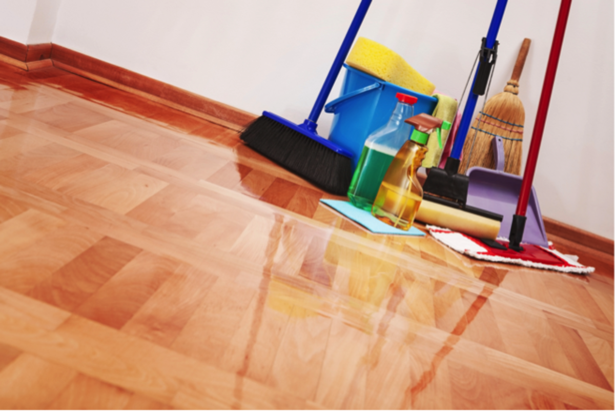 Limpeza e polimento de pisos no setor comercial e industrial 1