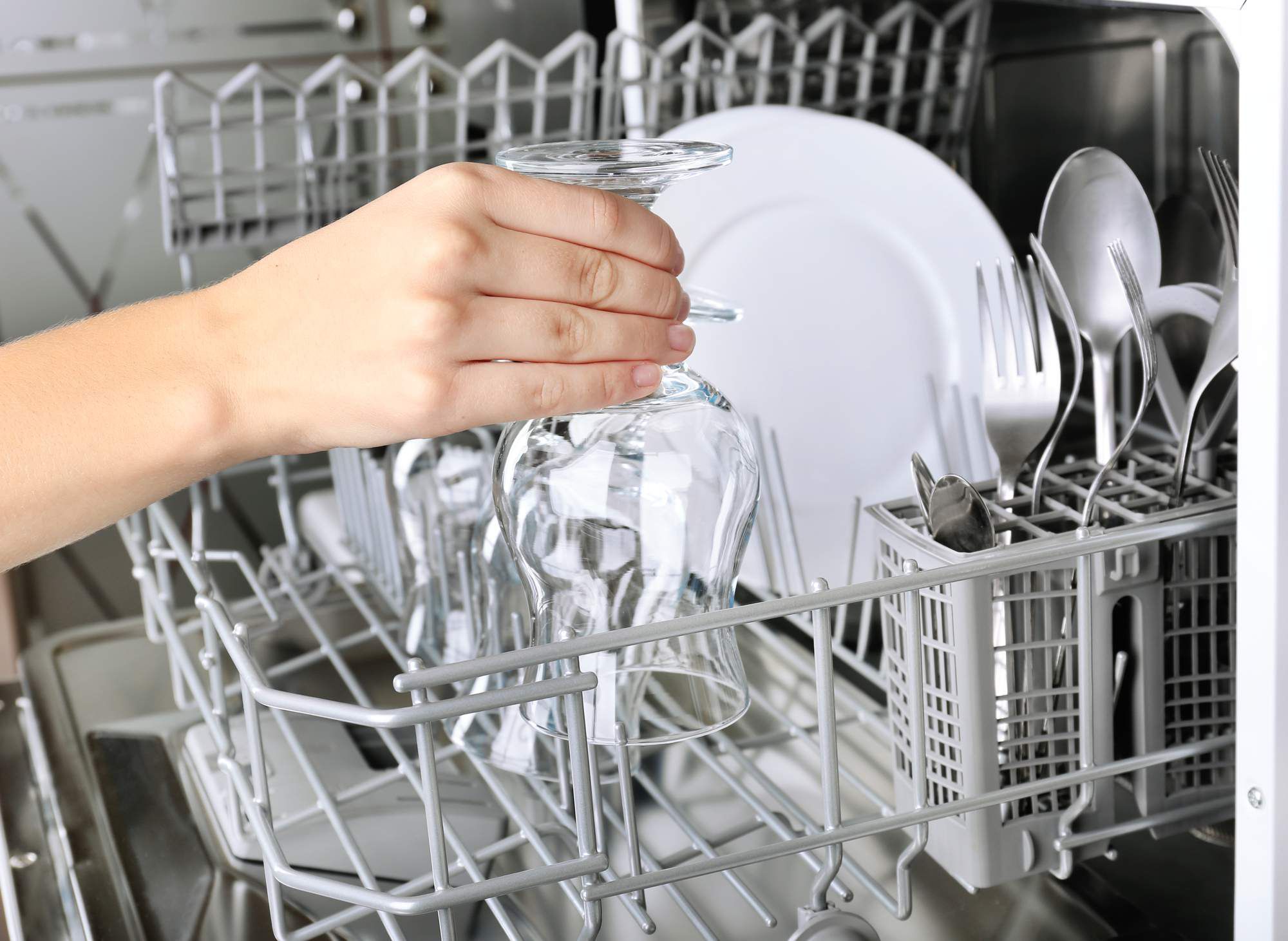 7 coisas a procurar ao comprar uma máquina de lavar louça comercial e como melhorar o desempenho da lavagem 1
